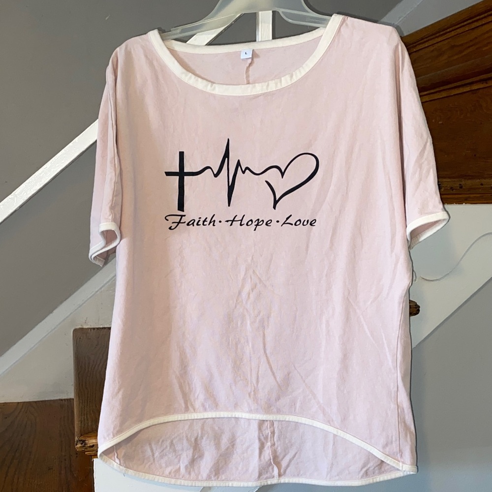 Pink T-shirt 'Faith Hope Love' Size Large